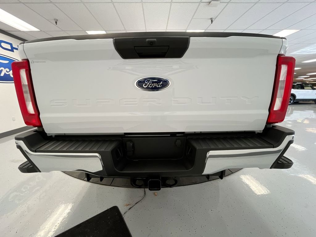 New 2026 Ford F250 4x4 Crew Cab Super Duty image 7