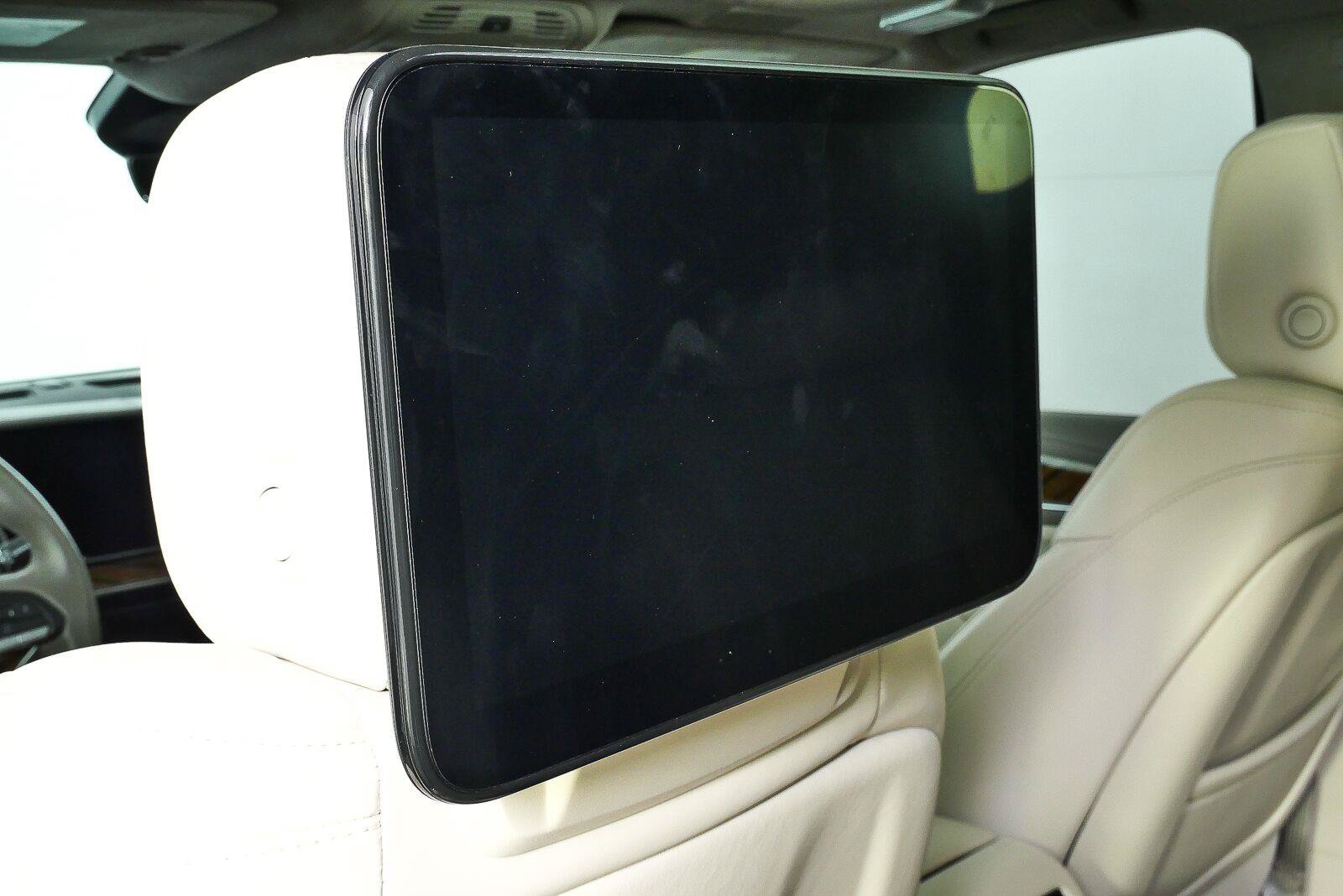 Used 2023 Cadillac Escalade ESV Sport Platinum AWD/4WD image 16
