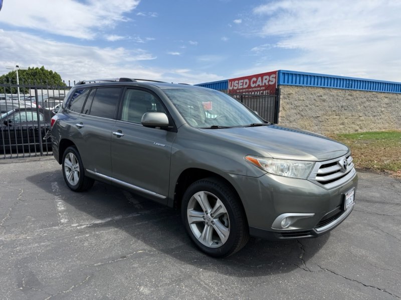 Used 2012 Toyota Highlander Limited w/ Tow Pkg