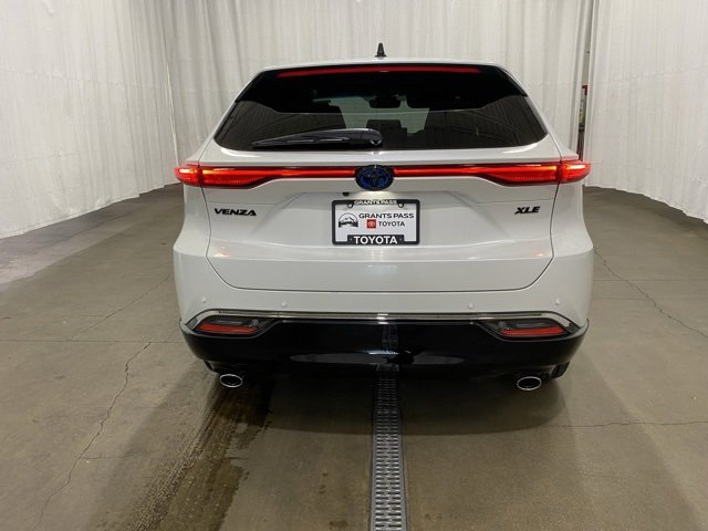 Certified 2024 Toyota Venza Nightshade image 5