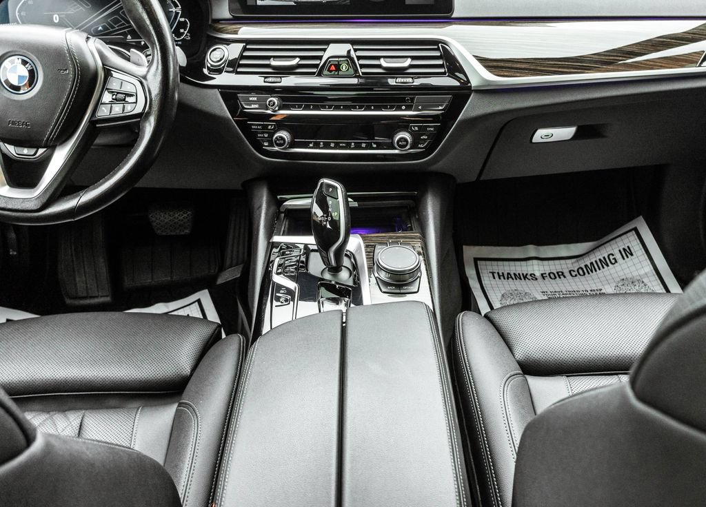 Used 2023 BMW 530e RWD image 12