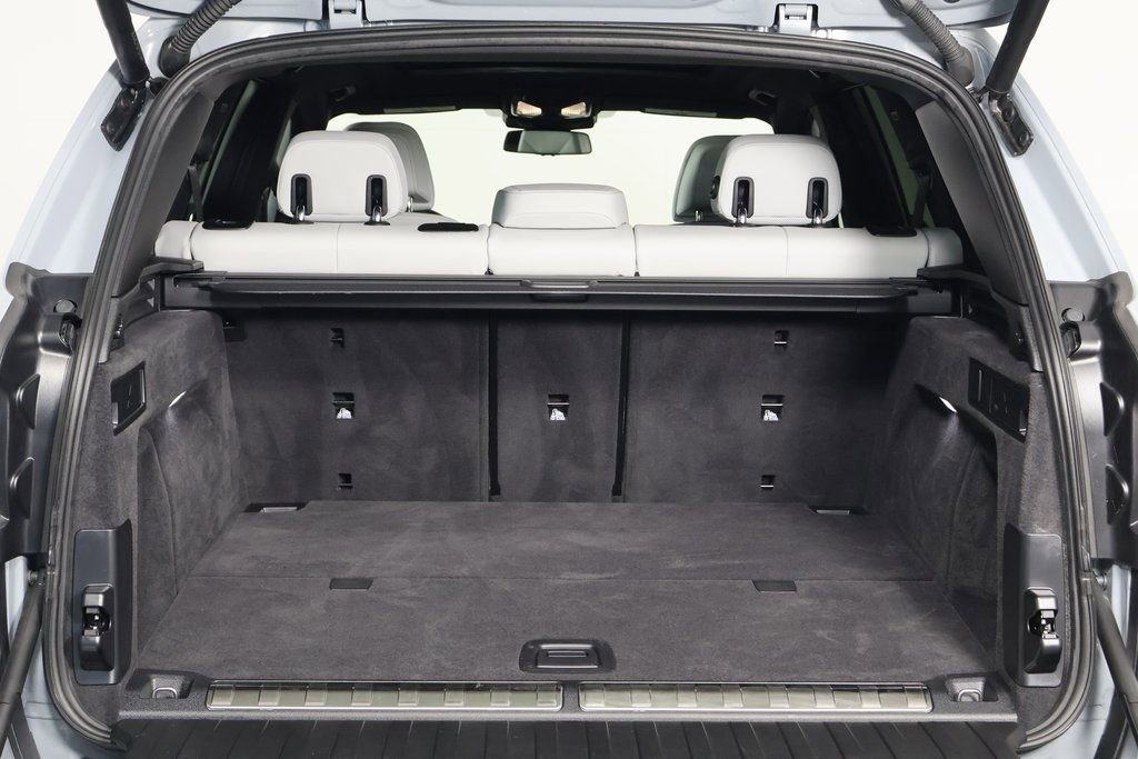 Used 2025 BMW X5 xDrive50e w/ M Sport Package image 13