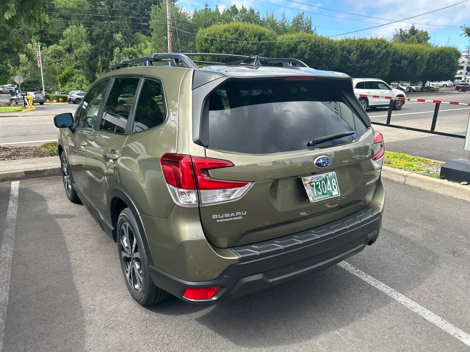 Used 2024 Subaru Forester Limited w/ Convenience Package AWD/4WD image 6