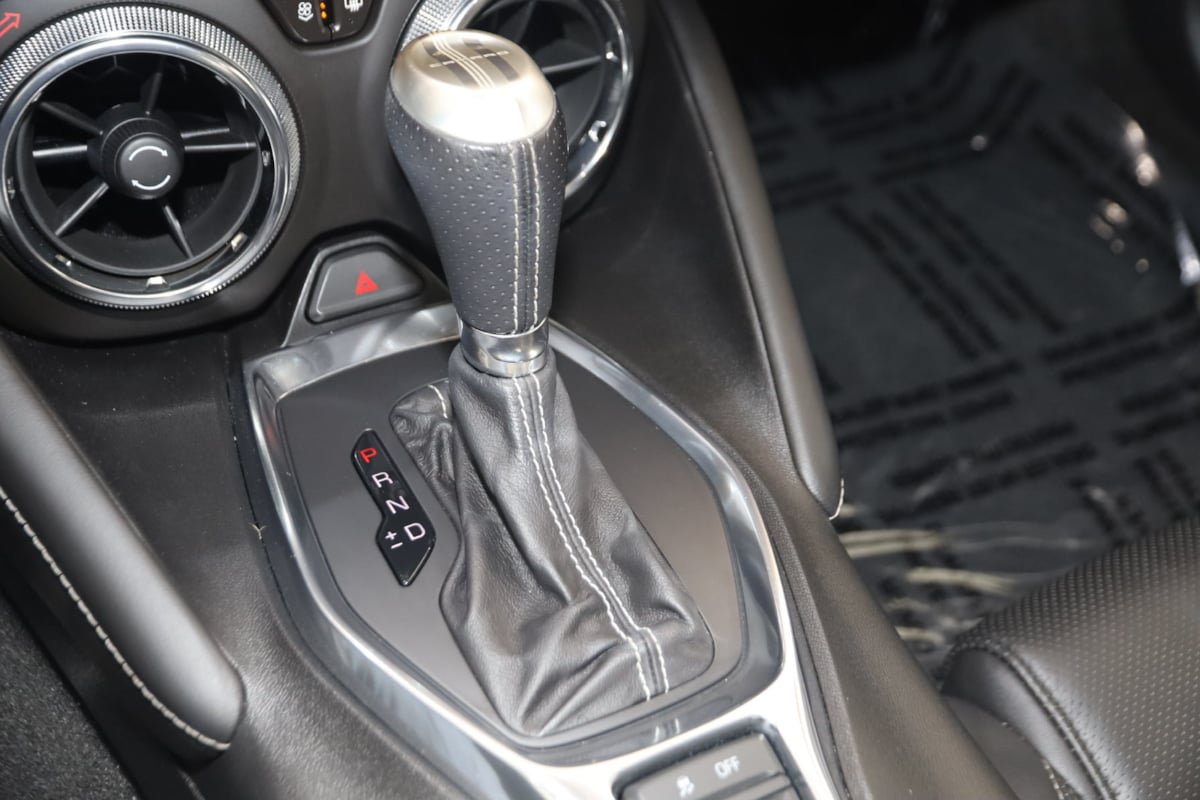 Used 2018 Chevrolet Camaro SS RWD image 7