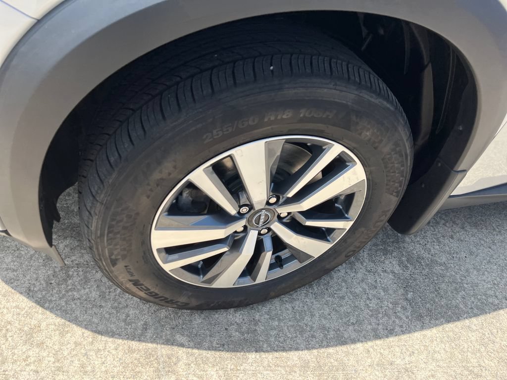 Used 2023 Nissan Pathfinder SL AWD/4WD image 9