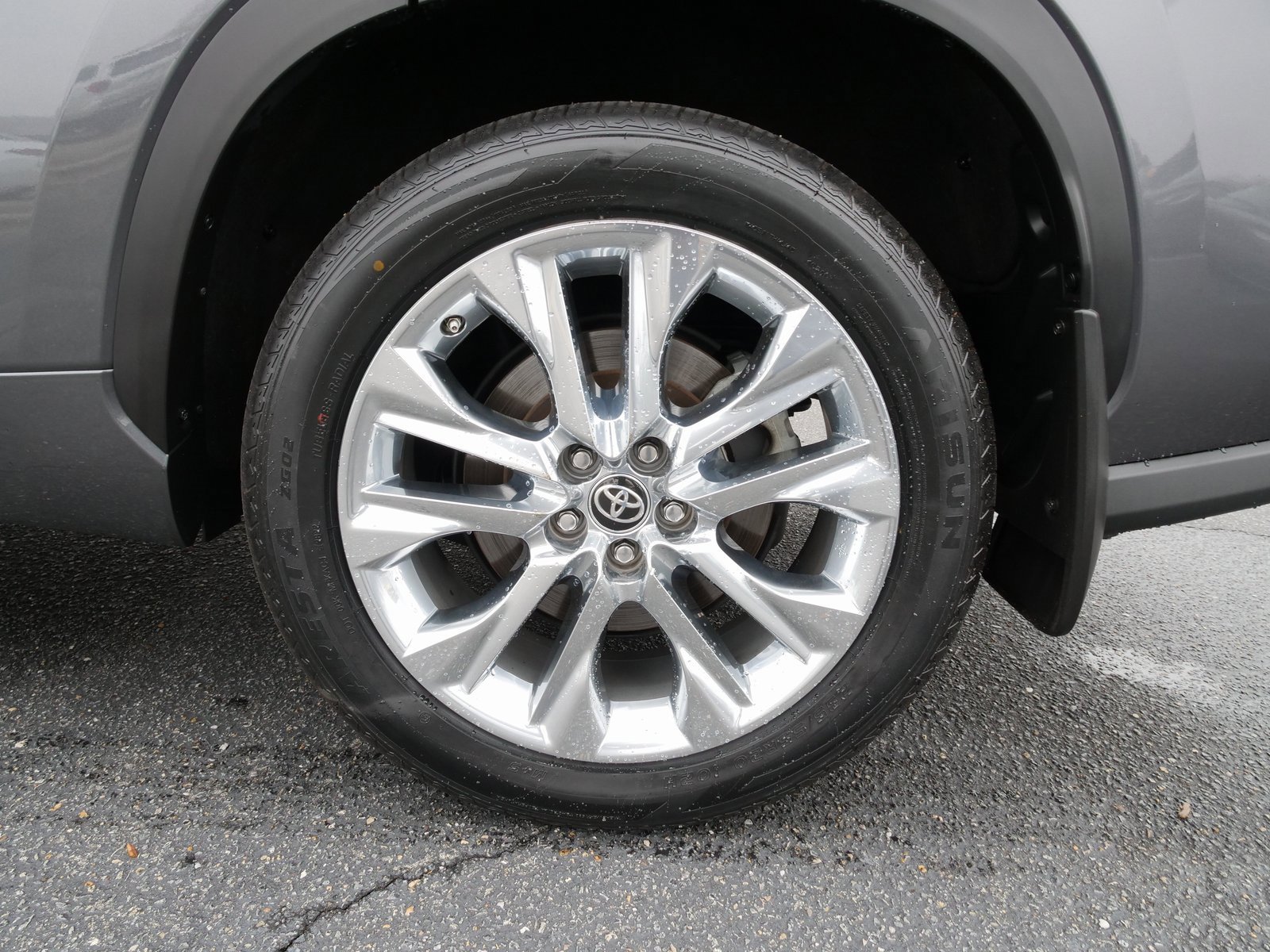 Used 2023 Toyota Highlander Limited image 13