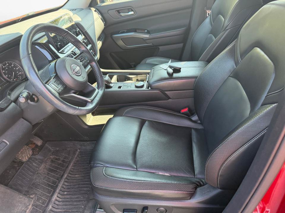 Used 2022 Nissan Pathfinder SL AWD/4WD image 9