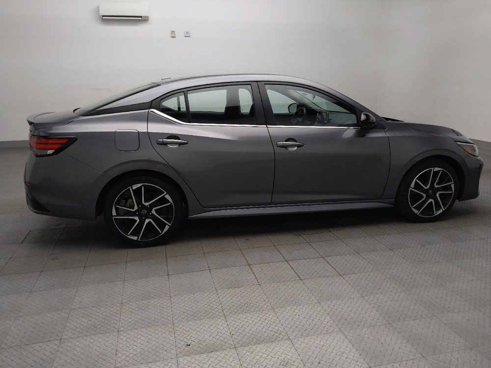 Used 2025 Nissan Sentra SR FWD image 10
