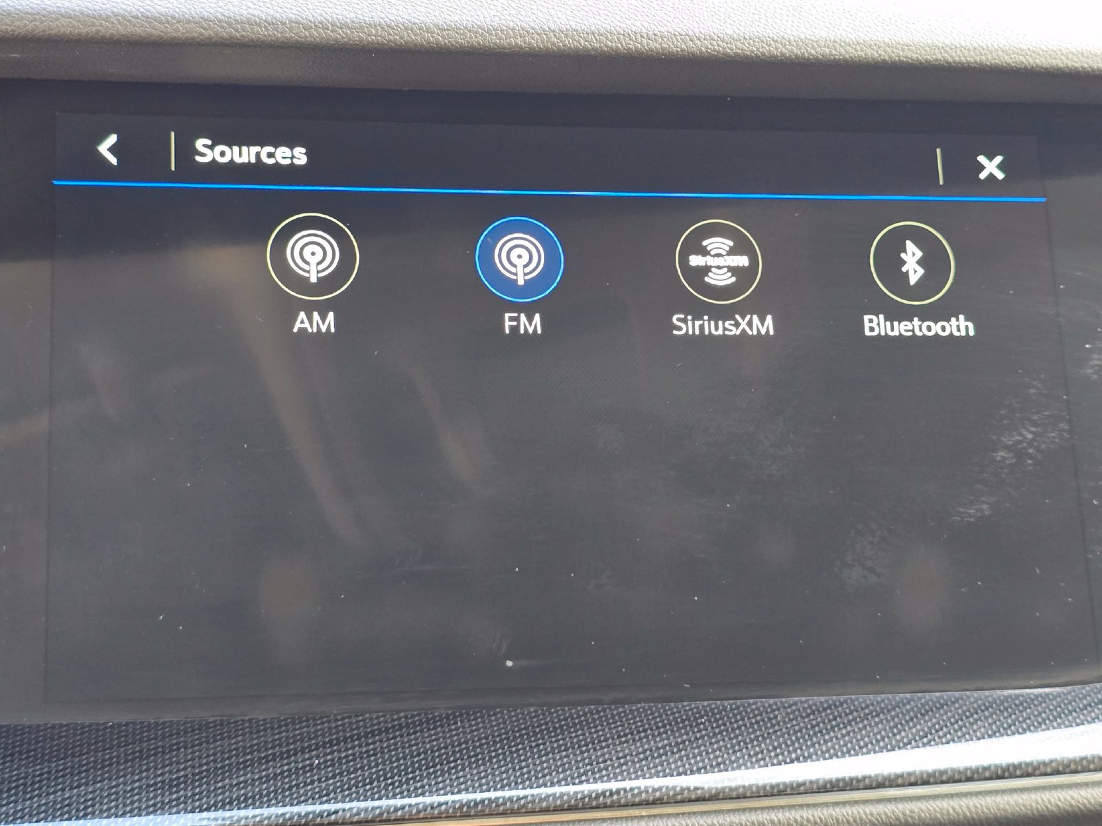 Used 2023 Buick Envision Essence AWD/4WD image 5