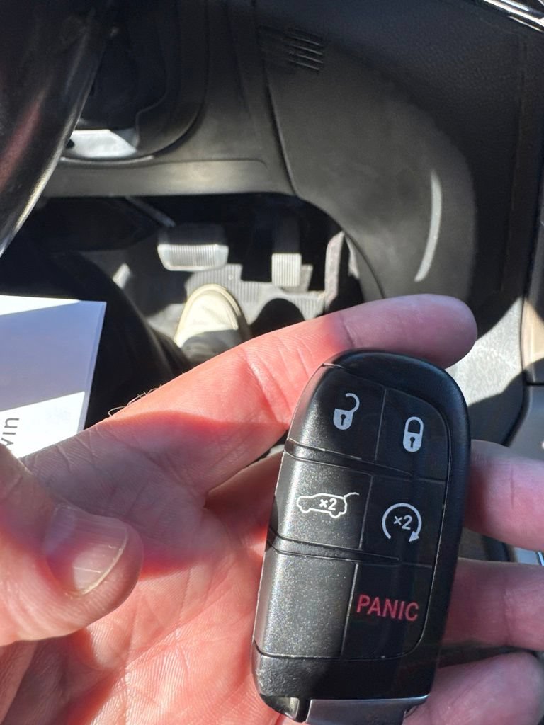 Used 2014 Jeep Grand Cherokee Overland AWD/4WD image 18
