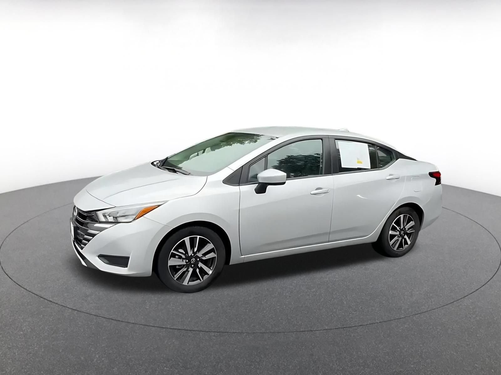 Used 2025 Nissan Versa SV FWD image 8
