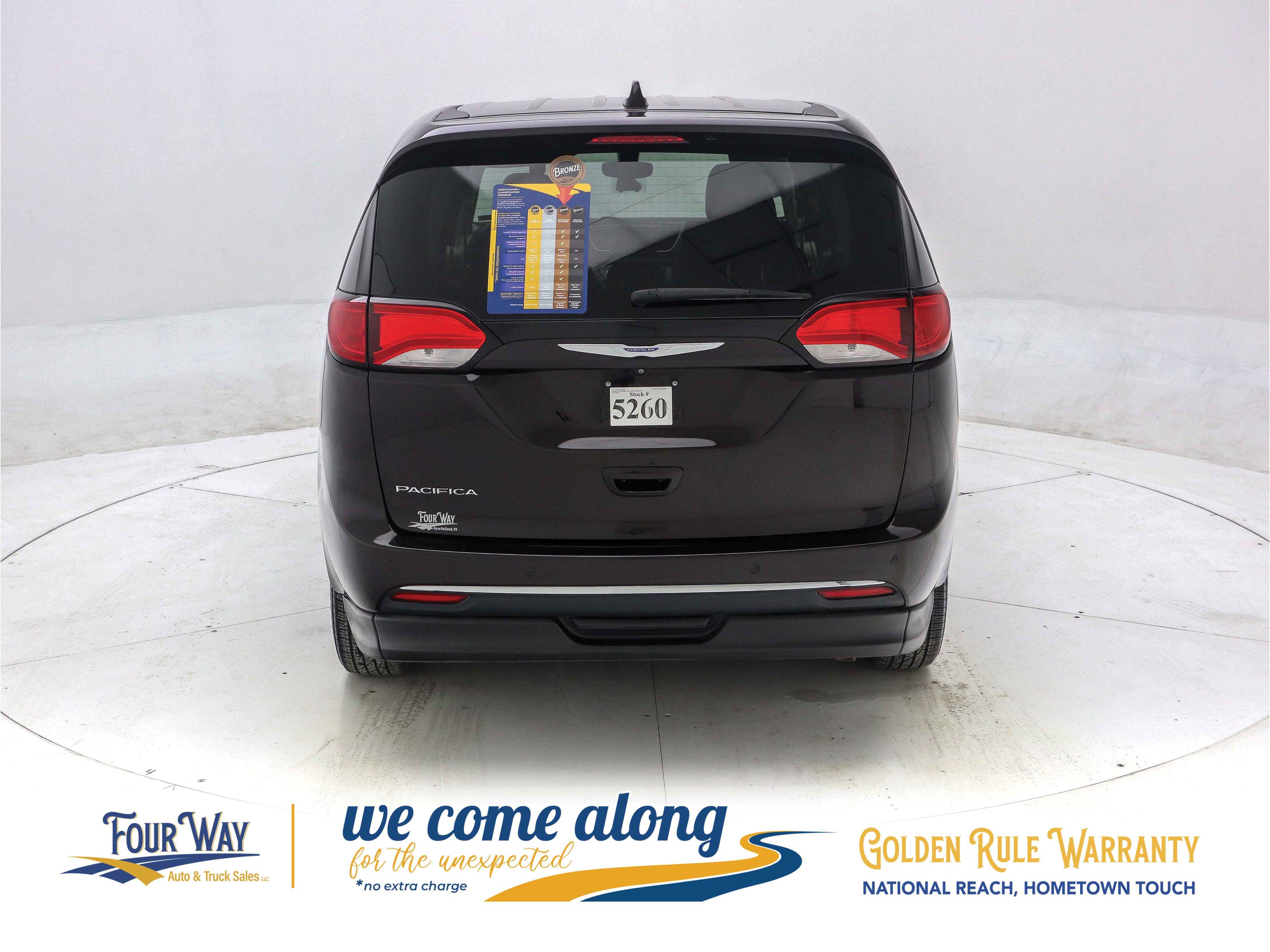 Used 2018 Chrysler Pacifica Touring Plus image 6