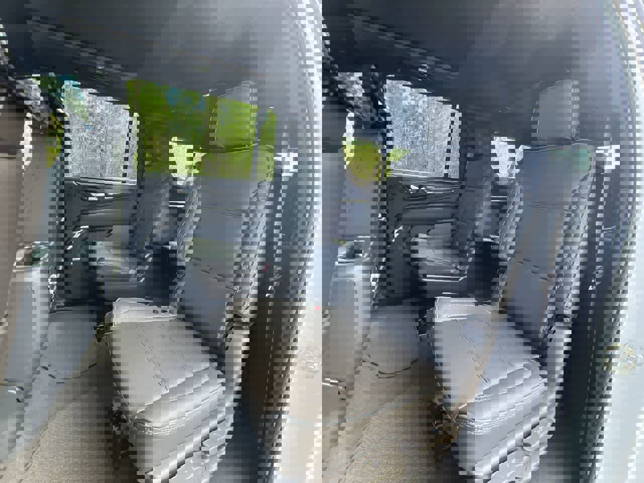 Used 2024 GMC Yukon XL Denali w/ Advanced Technology Package image 26