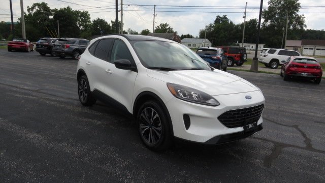 Certified 2022 Ford Escape SE w/ SE Sport Appearance Package