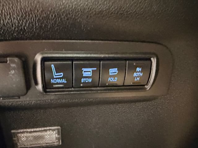 Used 2017 Ford Explorer Limited w/ Equipment Group 301A AWD/4WD image 29