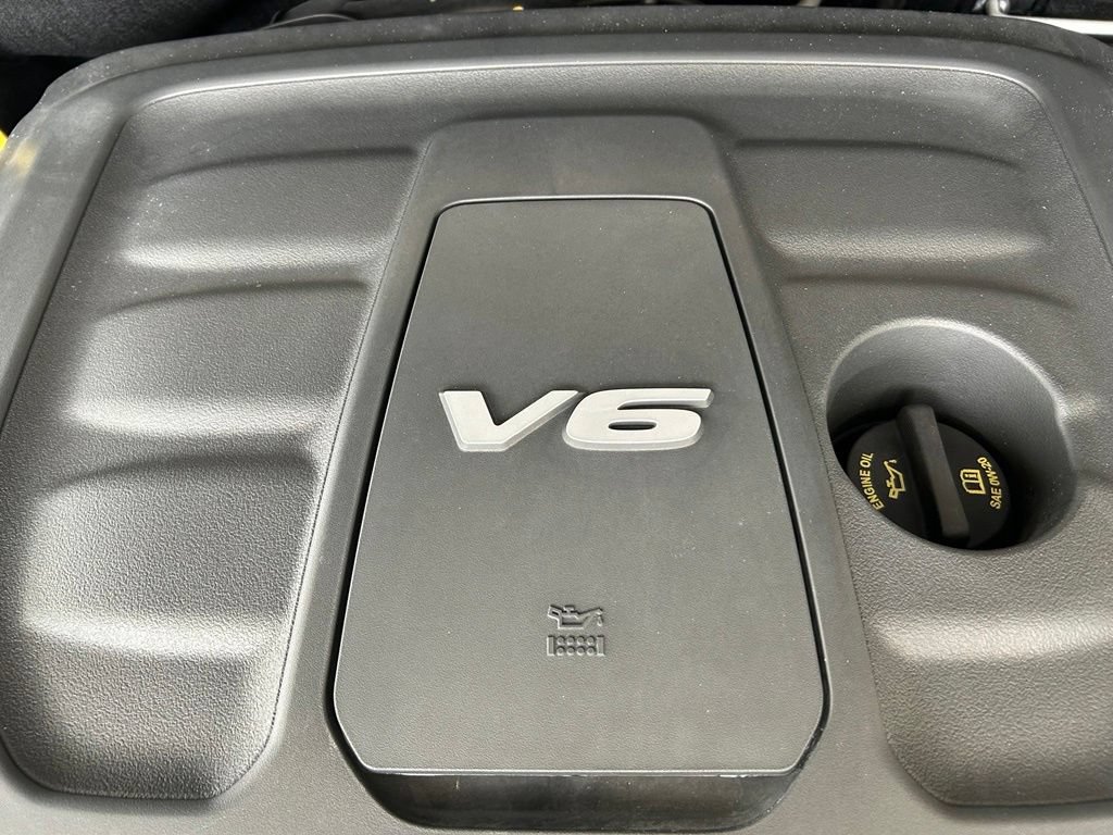 Used 2019 Jeep Grand Cherokee Overland RWD image 15