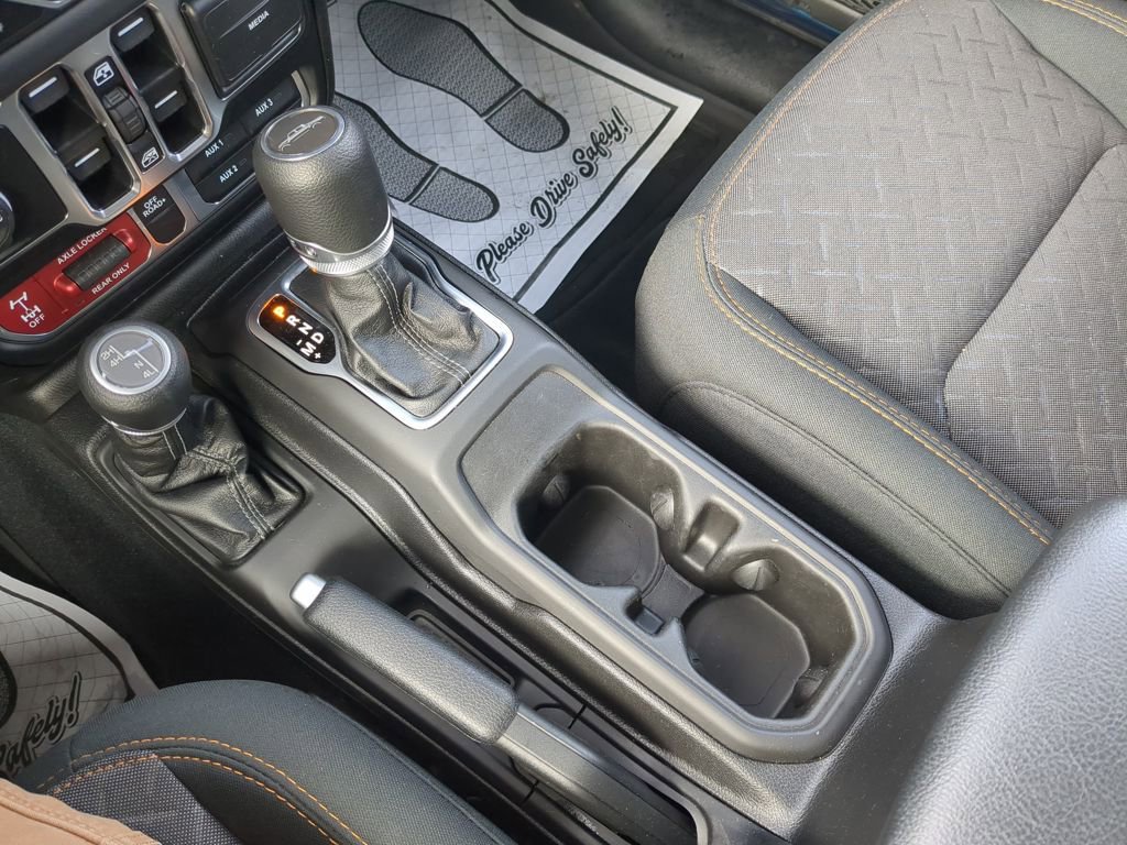 Used 2025 Jeep Gladiator Mojave w/ Convenience Group image 46