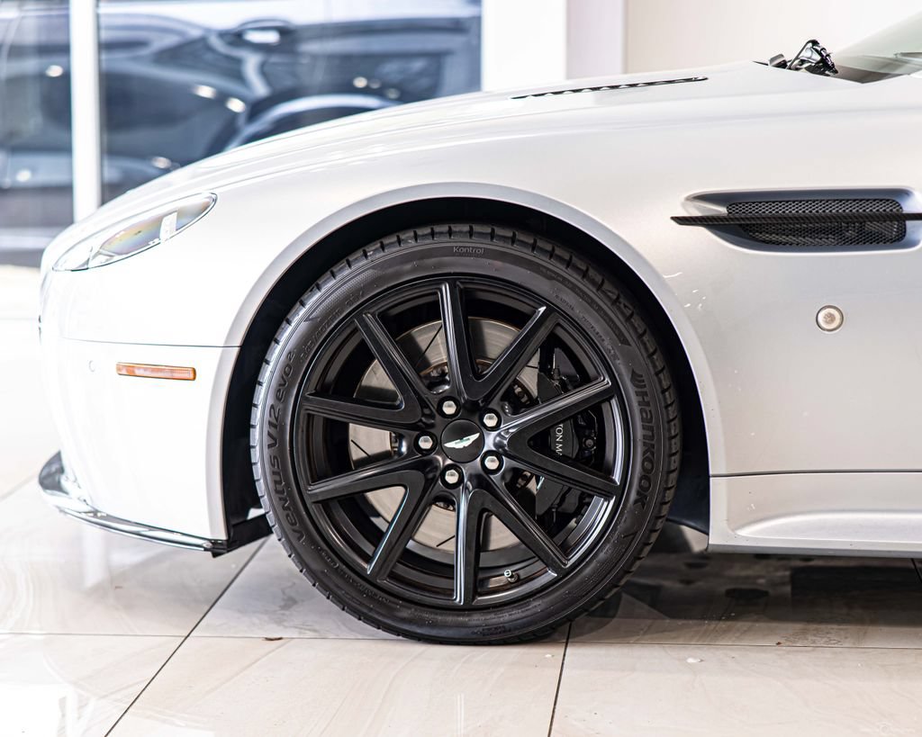 Used 2011 Aston Martin V8 Vantage S RWD image 8