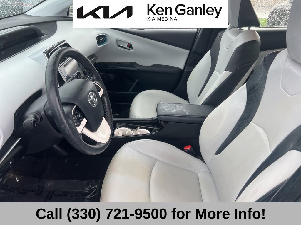 Used 2016 Toyota Prius Four w/ Advanced Technology Package image 40