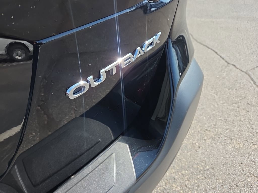 Used 2025 Subaru Outback Premium AWD/4WD image 11