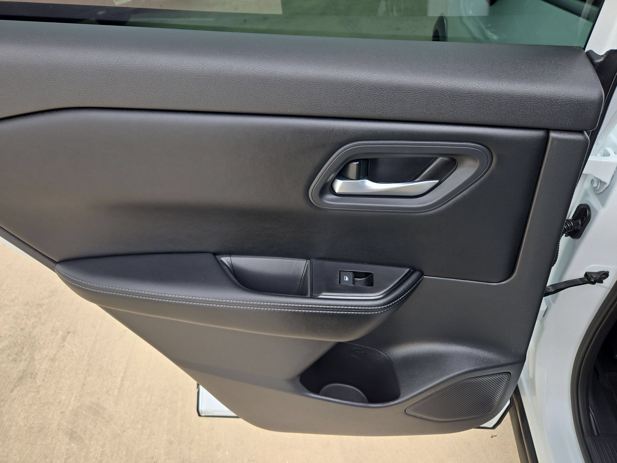 Certified 2026 Nissan Rogue SV FWD image 14