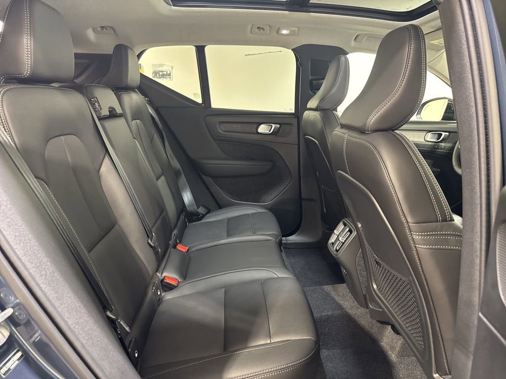 Used 2026 Volvo XC40 B5 Core w/ Climate Package image 25