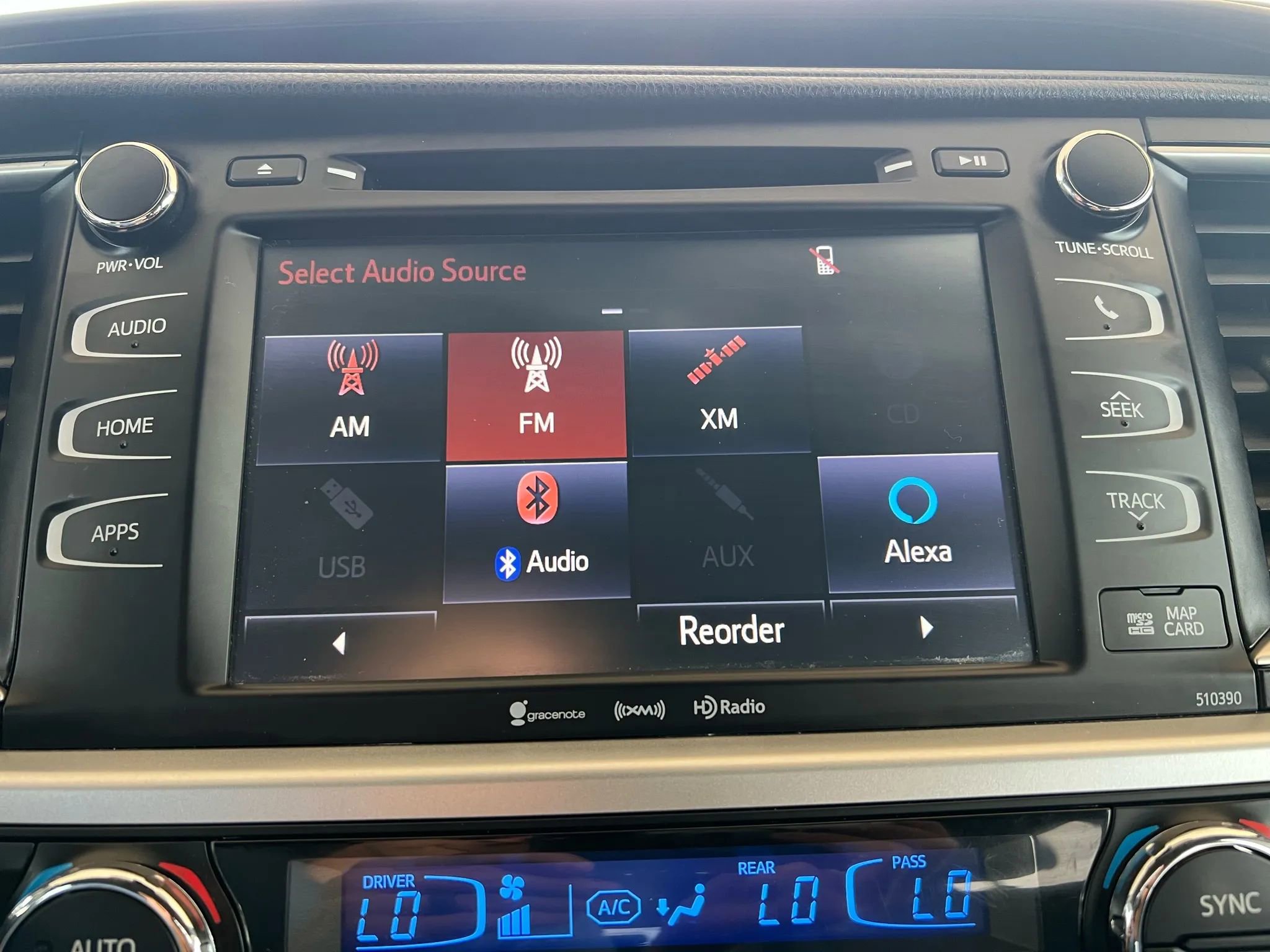 Used 2019 Toyota Highlander SE image 22