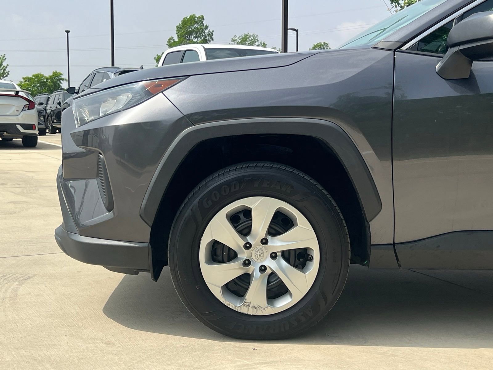 Used 2022 Toyota RAV4 LE FWD image 8