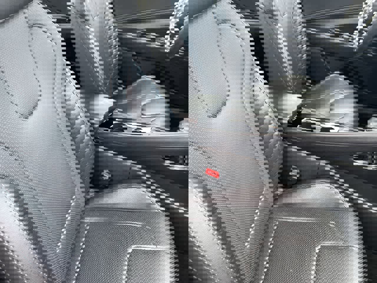 Used 2023 Hyundai Elantra Limited image 14