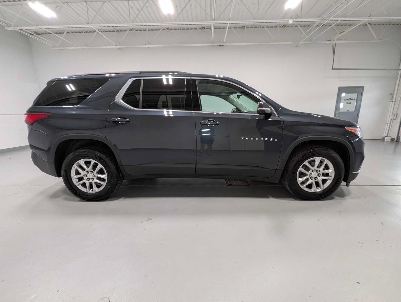 Used 2021 Chevrolet Traverse LT AWD/4WD image 7