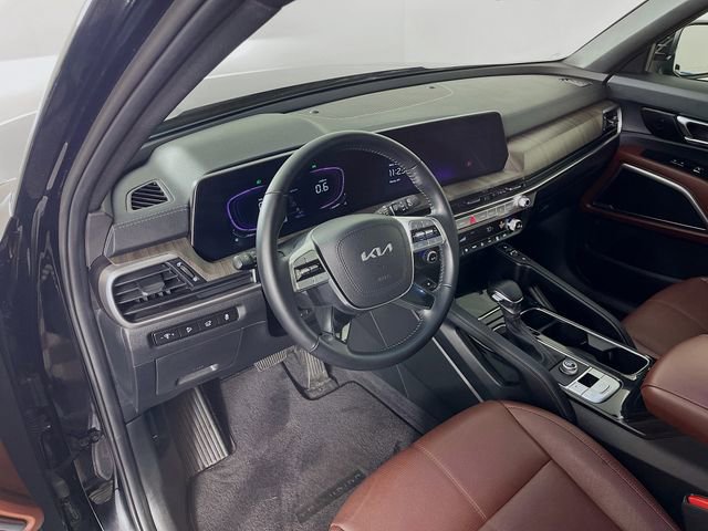 Used 2024 Kia Telluride EX w/ EX Captain's Chair Package image 10
