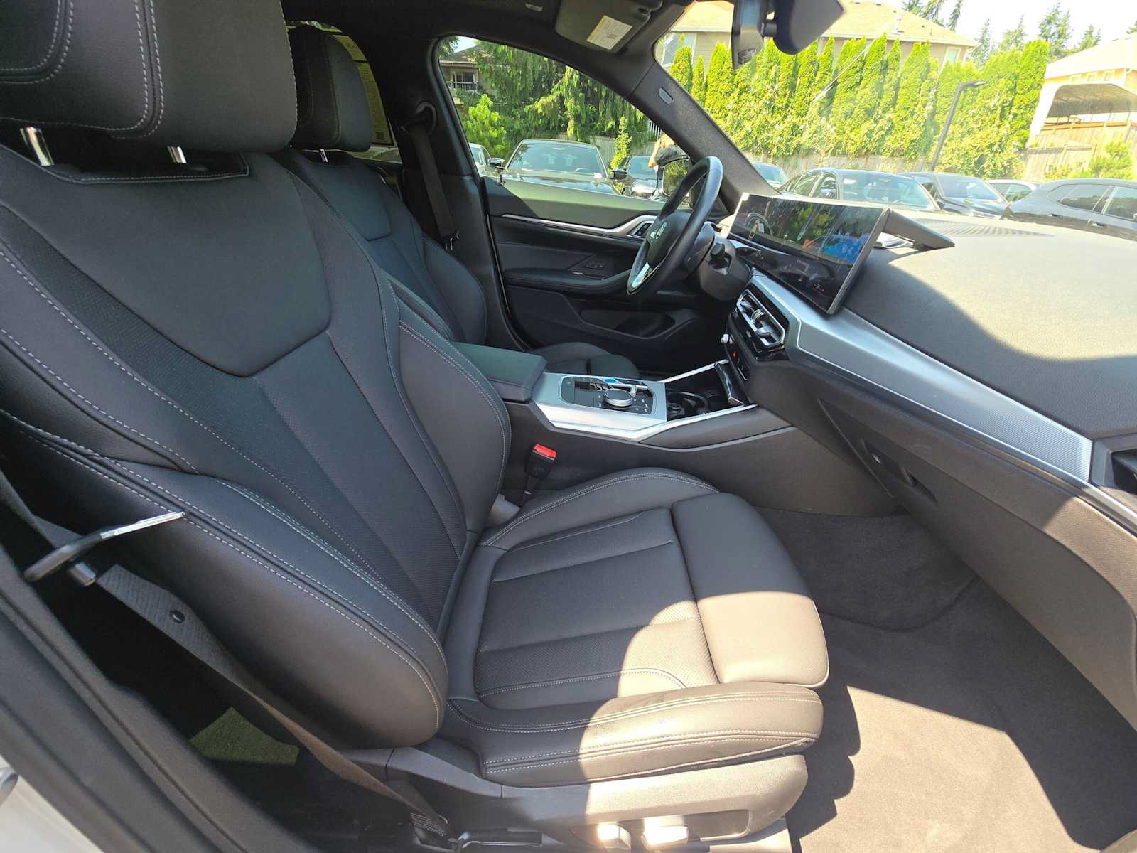 Used 2023 BMW i4 eDrive40 RWD image 11
