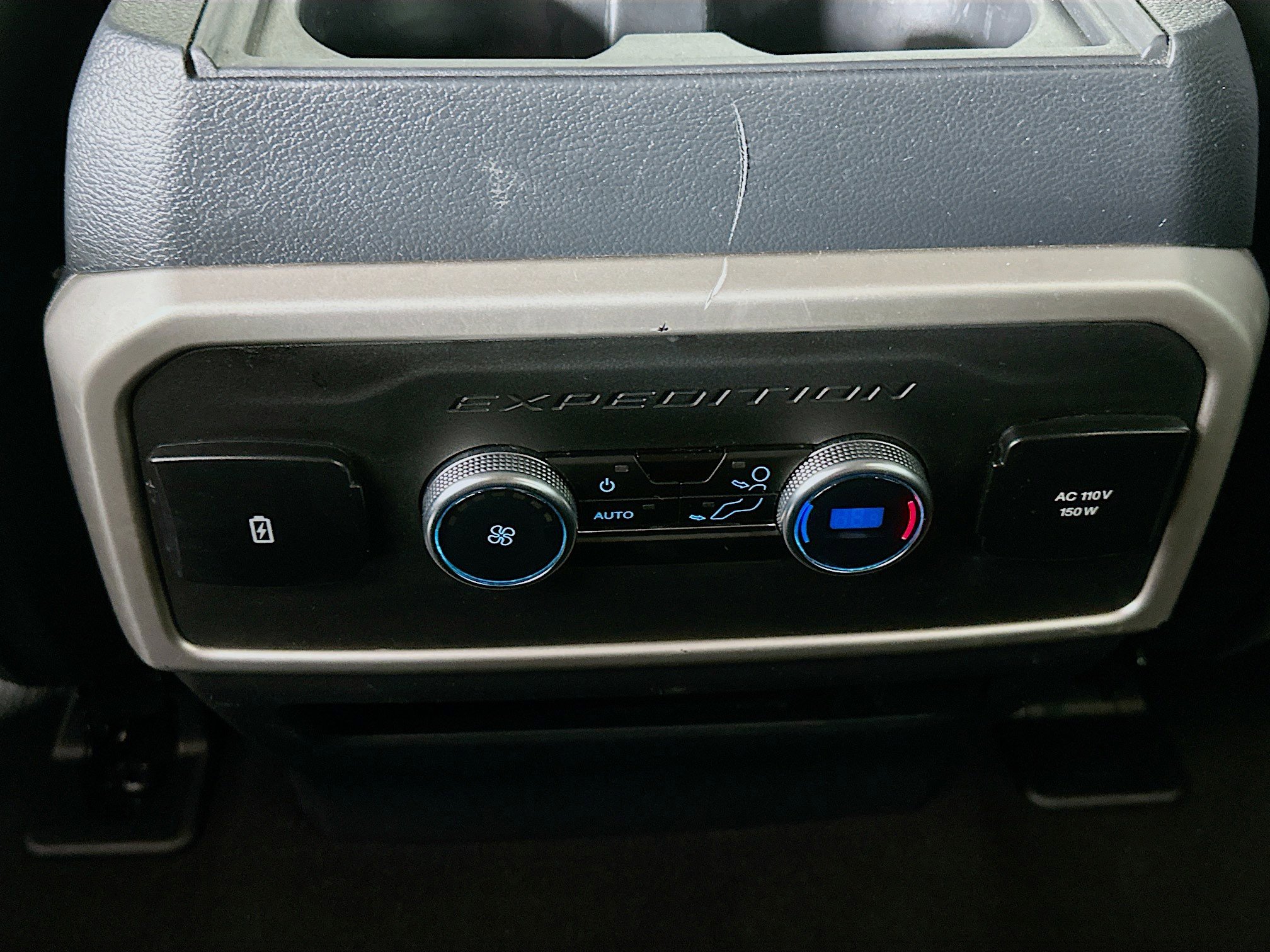 Used 2024 Ford Expedition XLT image 27