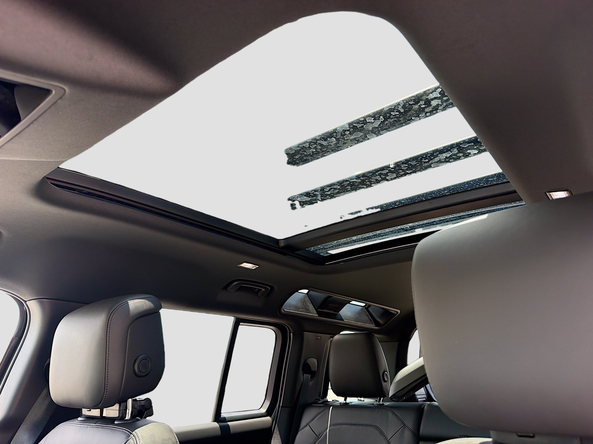 New 2026 Land Rover Defender 110 X-Dynamic SE AWD/4WD image 27