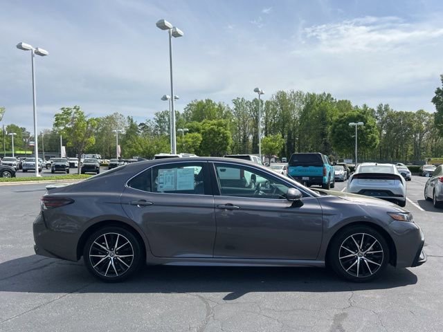 Used 2024 Toyota Camry SE FWD image 5