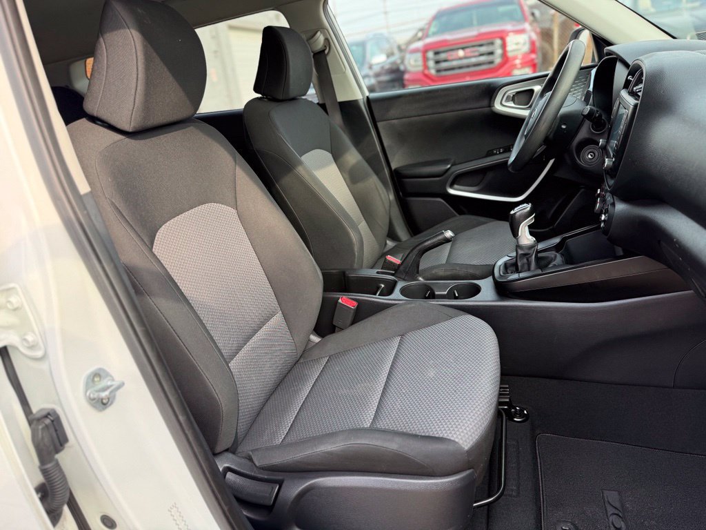 Used 2020 Kia Soul LX FWD image 26