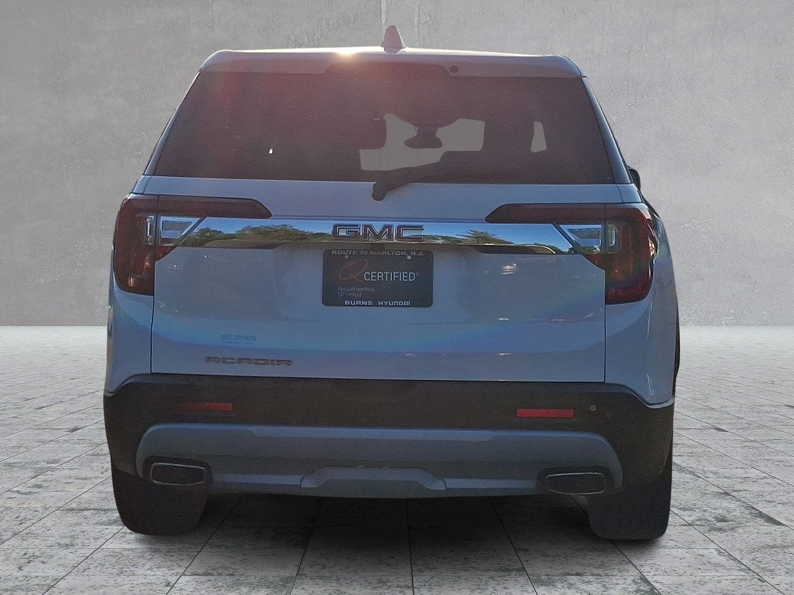 Used 2023 GMC Acadia SLE FWD image 5