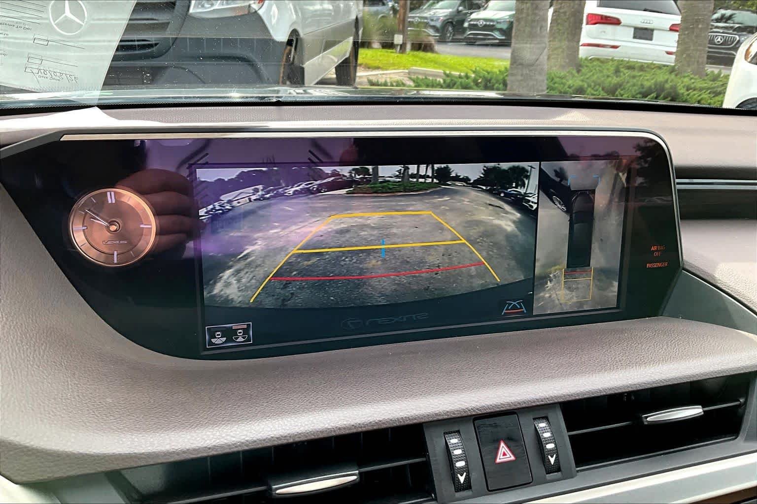 Used 2019 Lexus ES 350 Ultra Luxury w/ Accessory Package 2 FWD image 27