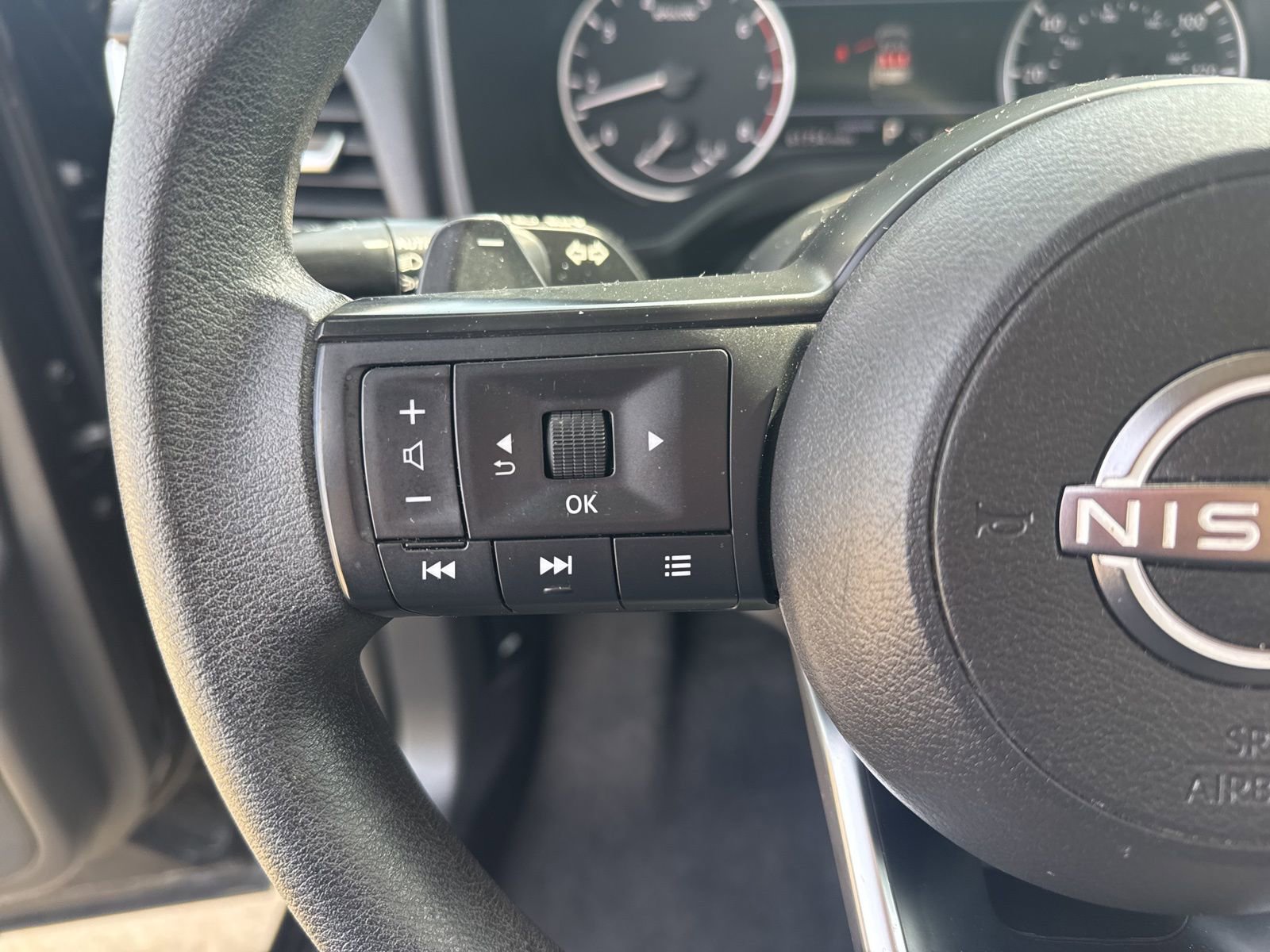 Used 2024 Nissan Rogue SV FWD image 20