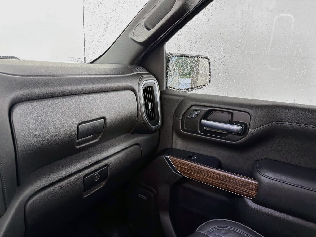 Used 2020 Chevrolet Silverado 1500 High Country w/ Technology Package AWD/4WD image 37