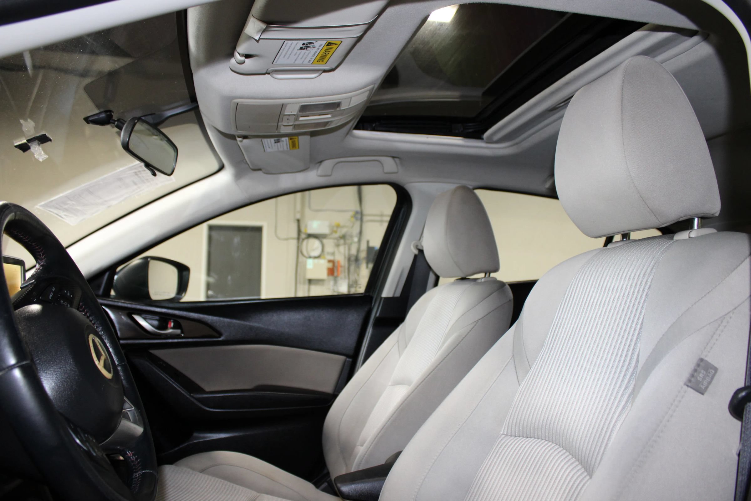 Used 2016 MAZDA MAZDA3 i Touring FWD image 25