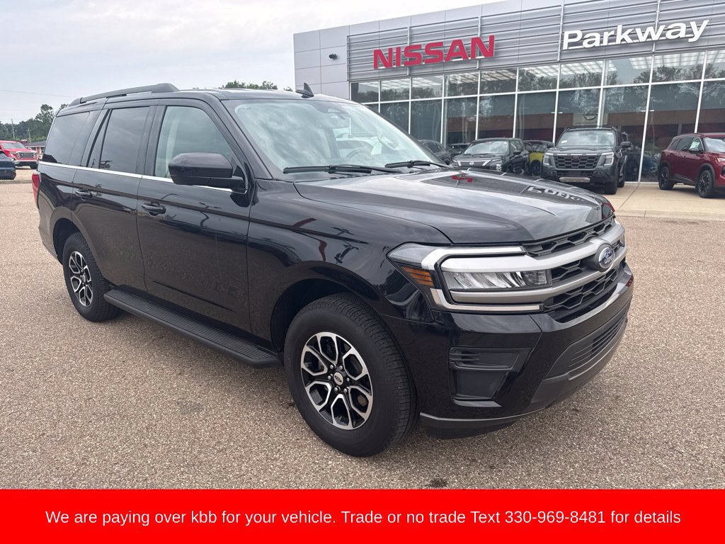 Used 2024 Ford Expedition XLT AWD/4WD image 2