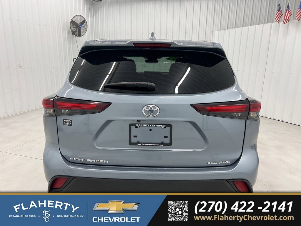 Used 2024 Toyota Highlander XLE image 4