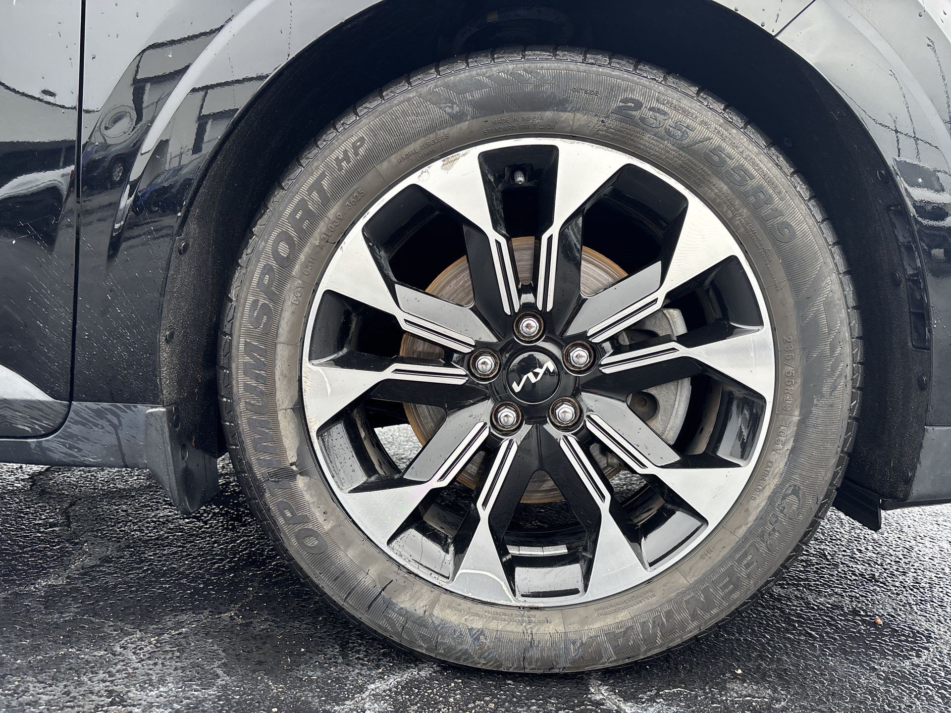 Used 2022 Kia Carnival EX FWD image 18
