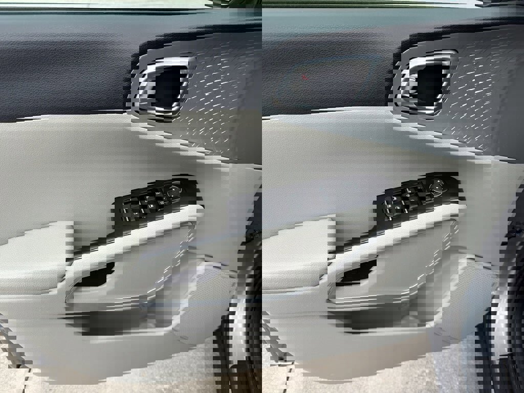 Used 2022 Kia Soul LX image 9