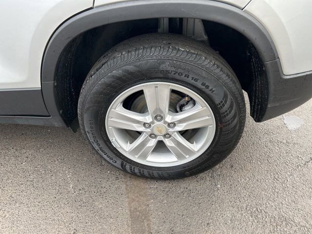 Used 2021 Chevrolet Trax LS w/ Tint and Cruise Package image 46
