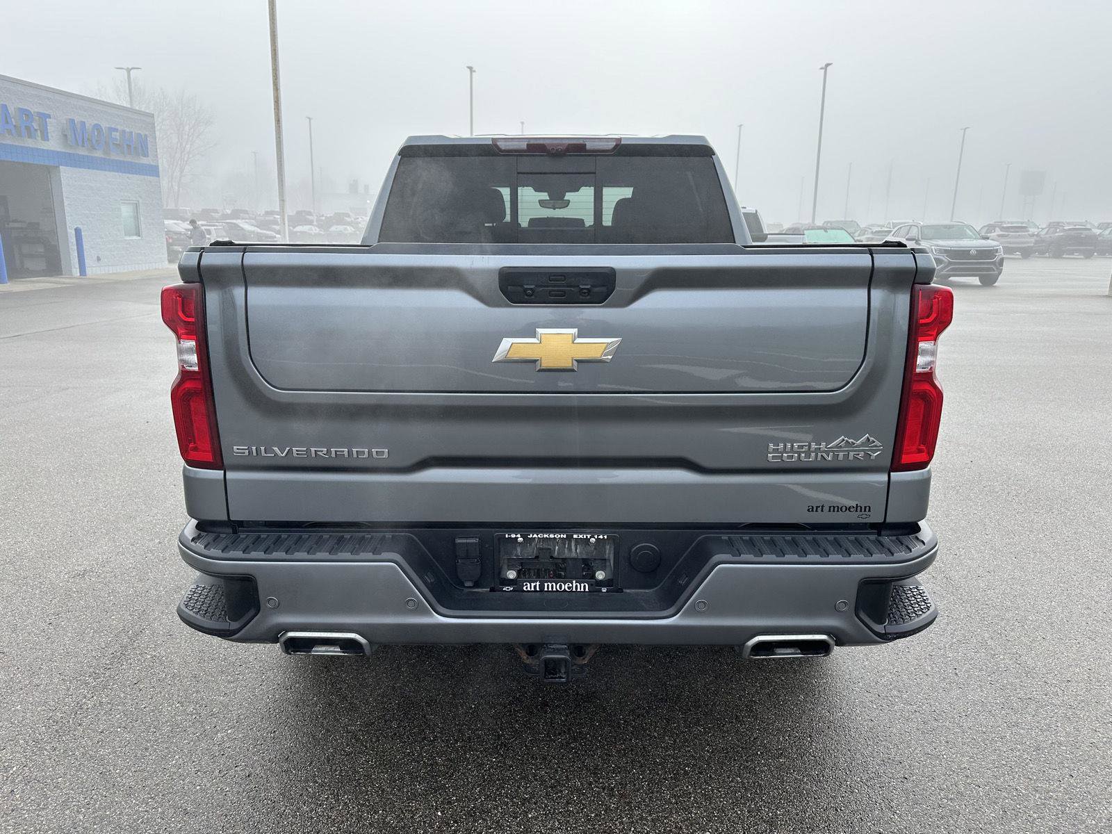Used 2022 Chevrolet Silverado 1500 High Country w/ Technology Package AWD/4WD image 4