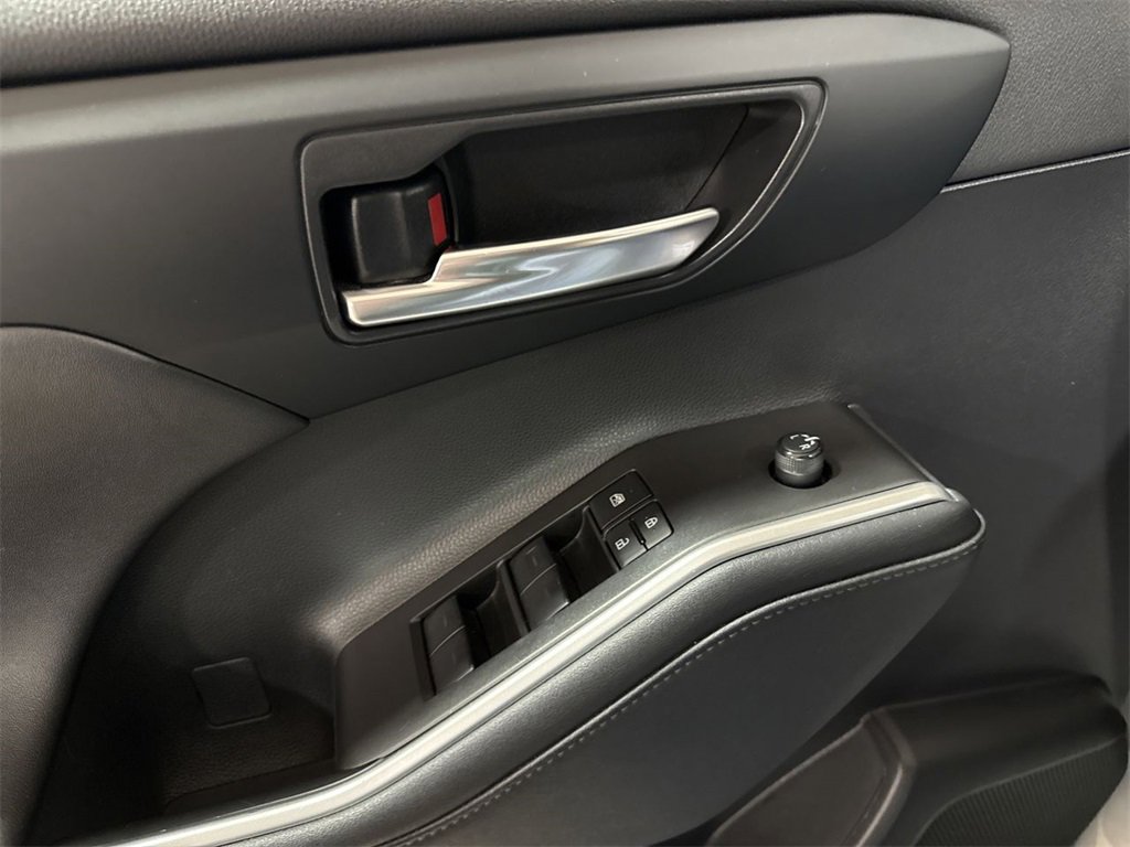 Used 2023 Toyota Highlander XLE image 21