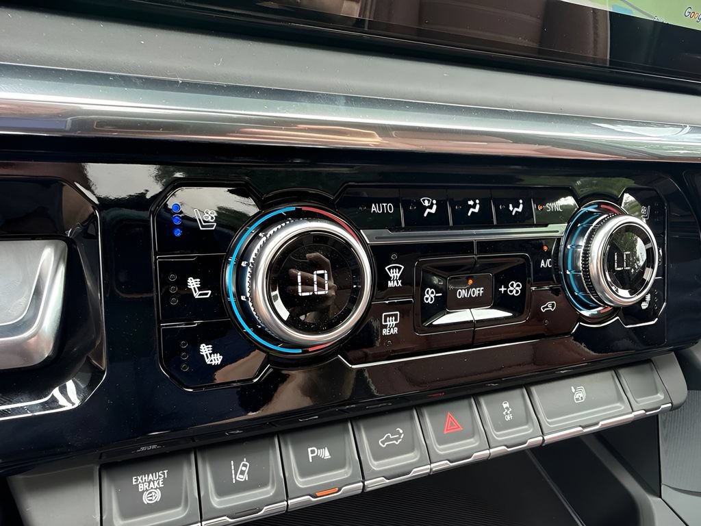 New 2026 GMC Sierra 3500 Denali Ultimate AWD/4WD image 24