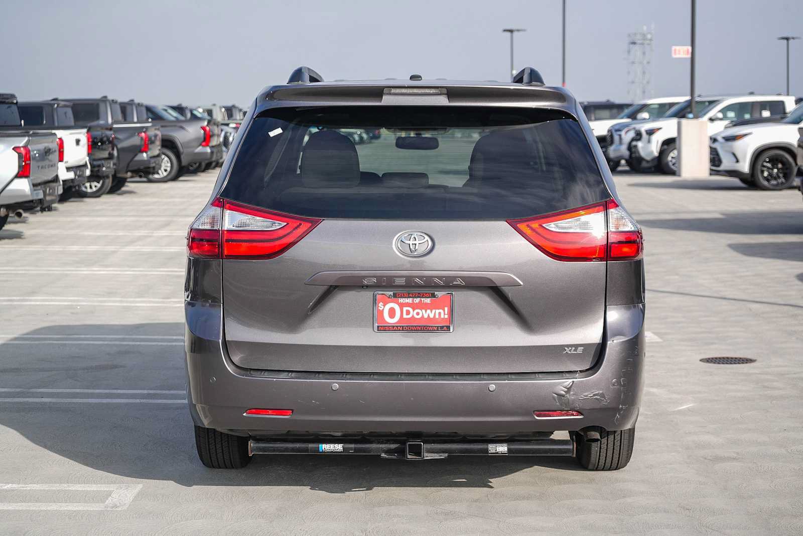 Used 2017 Toyota Sienna XLE w/ XLE Navigation Package FWD image 7